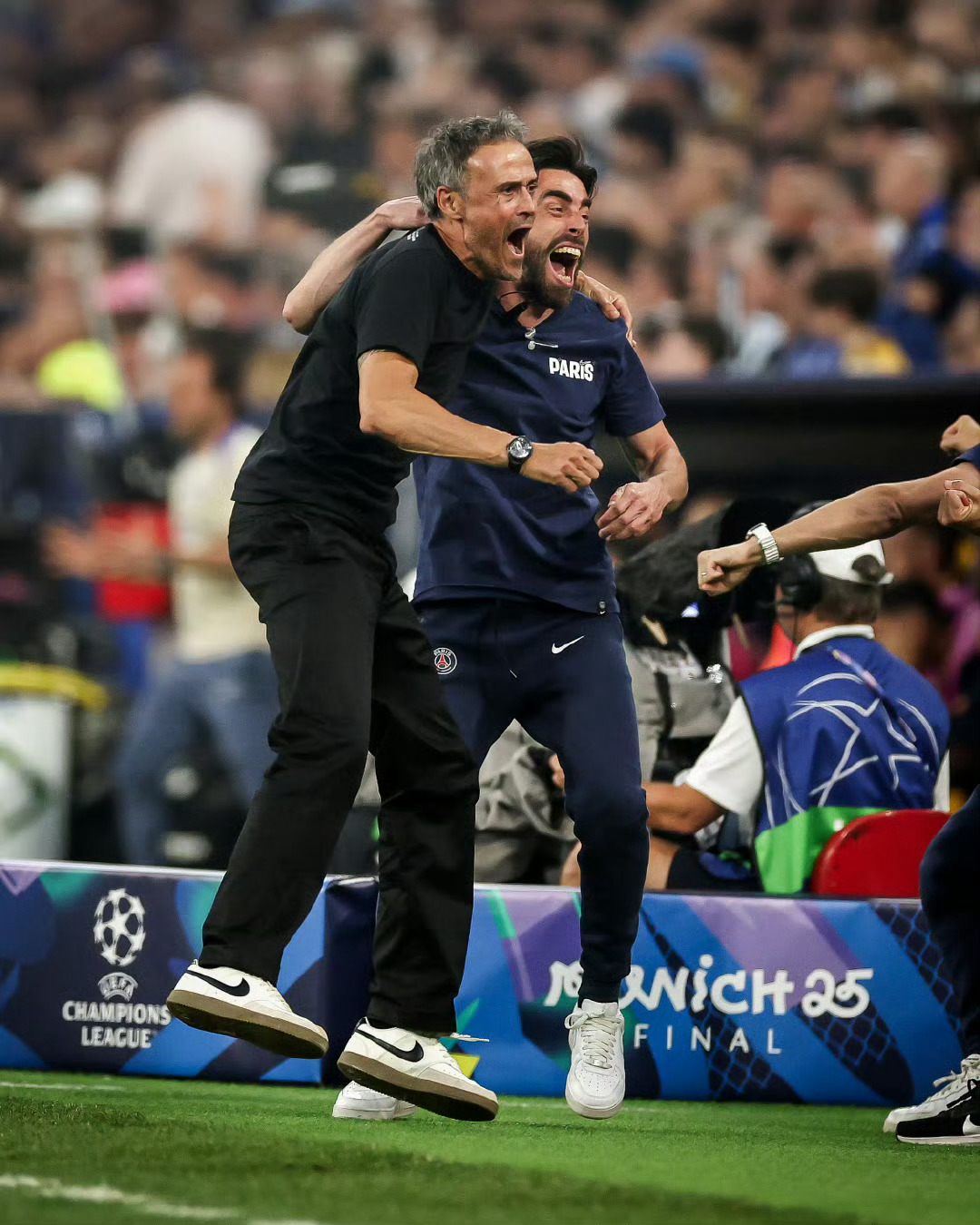 九游网页包含NBA常规赛今夜再迎强敌，巴黎圣日耳曼再遭质疑，主帅态度——引发热议，医务组通报恢复的词条