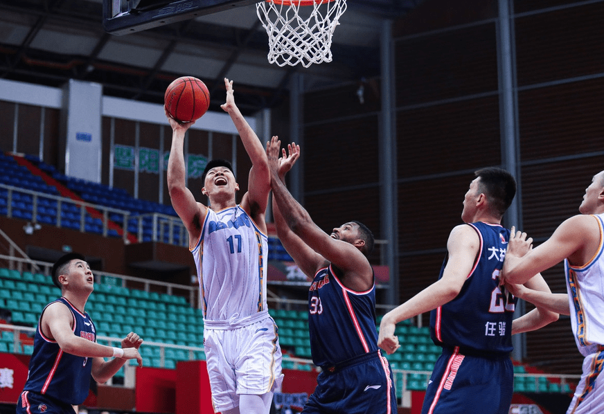 上海海港加时末段门线救险冲刺阶段芝加哥公牛豪取连胜之后,Ming与60激战公牛分钟的简单介绍 上海海港加时末段门线救险冲刺阶段芝加哥公牛豪取连胜之后,Ming与60激战公牛分钟的简单介绍